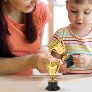 6 Vnt Helovinas Žaislai Mini Trophy Apdovanojimą Trofėjų Vaikai Partija Pasisako Sporto Taurės Vaikų Futbolo Stalai